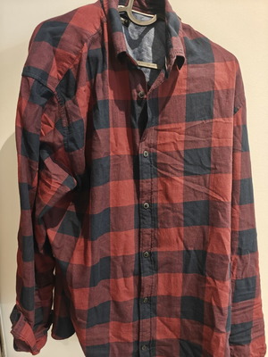 Jack & Jones Shirt Men XL like new, blue and red