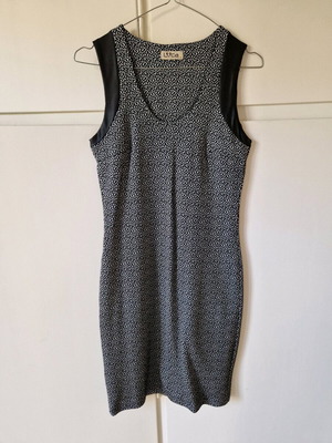 Black thin wool dress Small like new