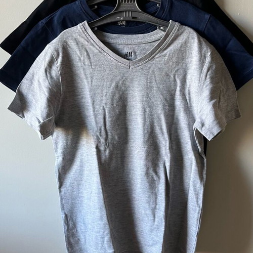 H&M short-sleeve shirts used for 4-6 years, black-blue-gray