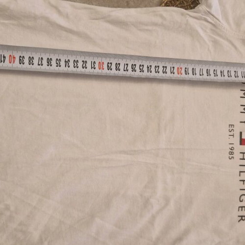 Tommy Hilfiger kids t shirt like new, white