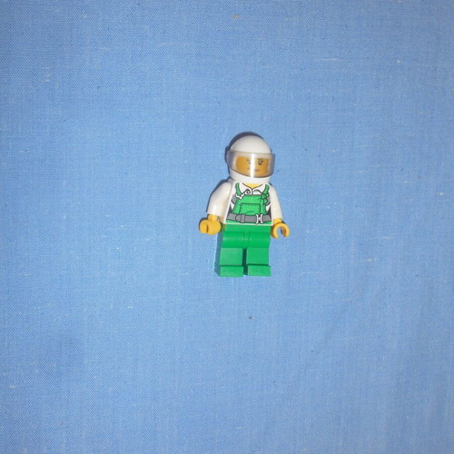 Lego figure 36 Racer used from set 60322