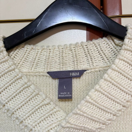 H&M knitted sweater white size L like new