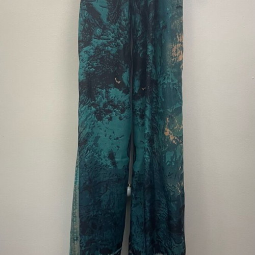 Long scarf with wolf print new, black and green