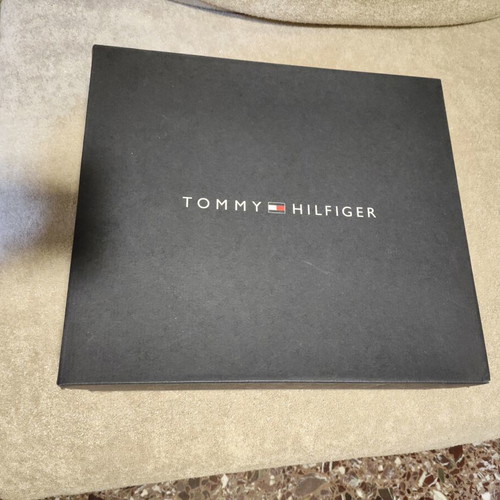 Tommy Hilfiger shoe box, medium size