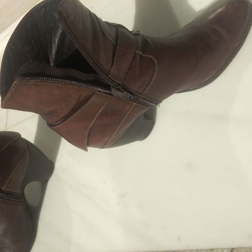 Women's brown ankle boots size 38 like new, leather