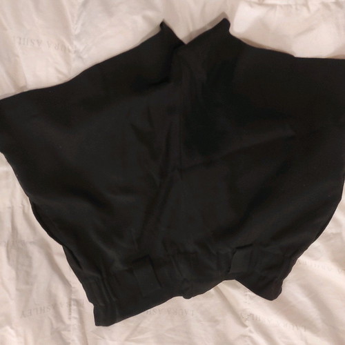 Shorts used high-waisted with elastic size large