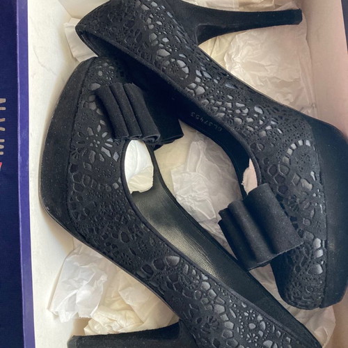 Stuart Weitzman black high suede pumps used size 38