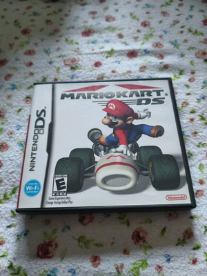 Mario Kart DS употребяван, само кутията