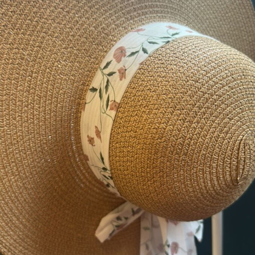 Hat with Ribbon new, beige and brown