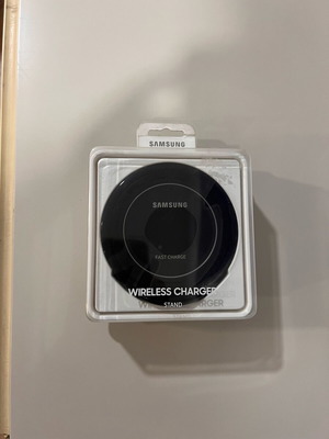 Samsung genuine 15 W wireless charging stand new
