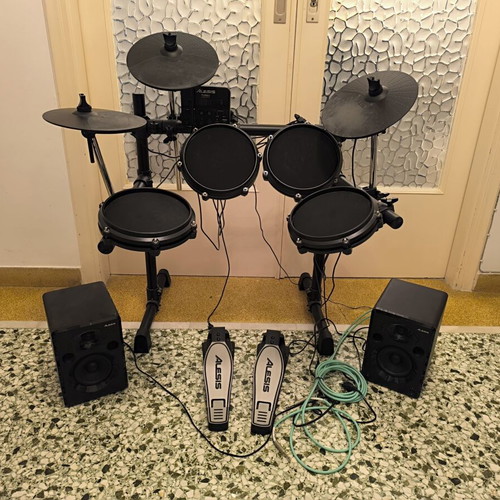 Alesis Turbo Mesh Kit electronic drums with Elevate-5-MKII powered studio speakers used
