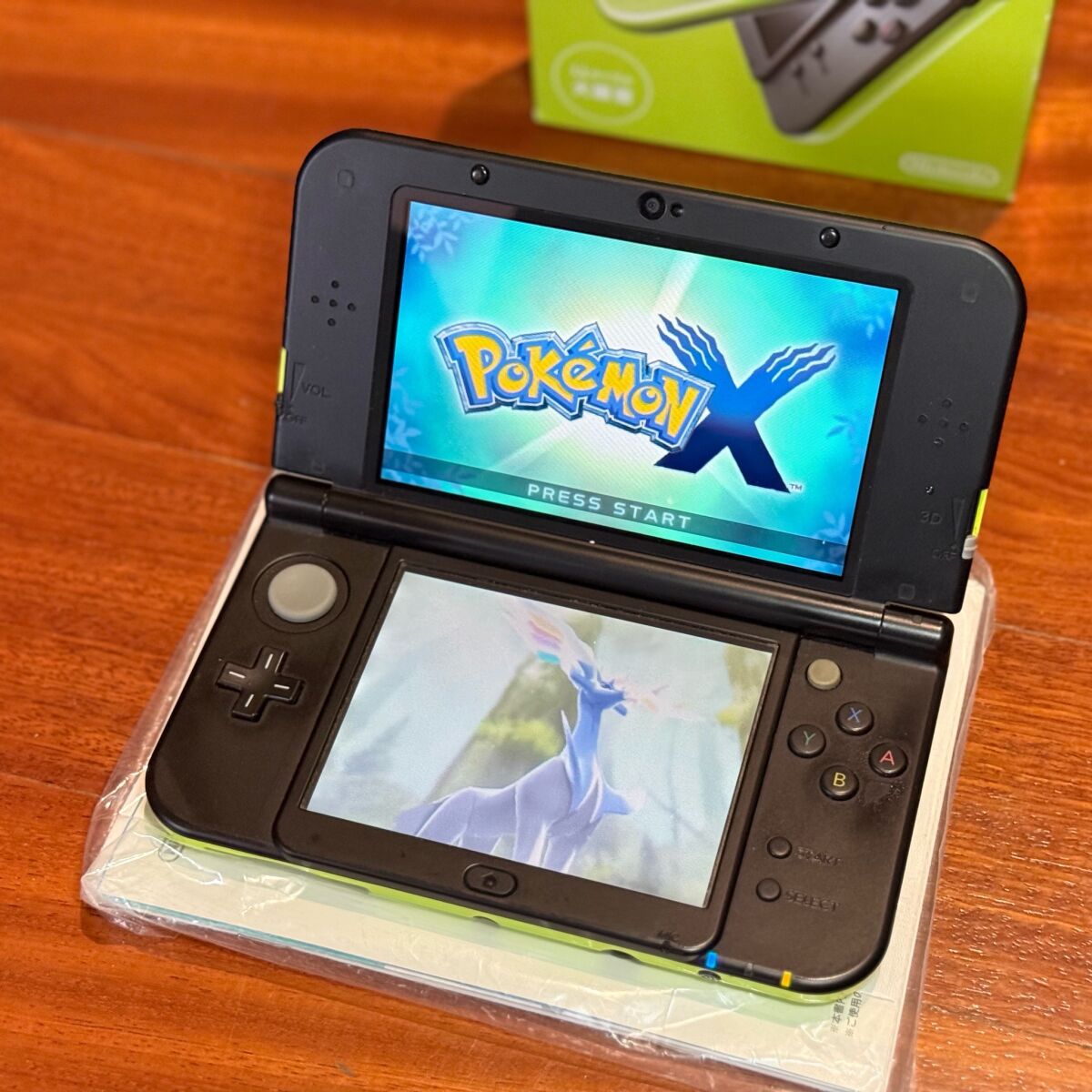 Nintendo 3DS XL Lime x Black like new,… - € 550,00 - Vendora.cy