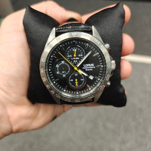 Lorus men's watch with box and cushion