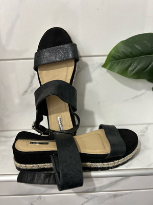 Сандали и платформи нови, черни, номер 41 от Германия