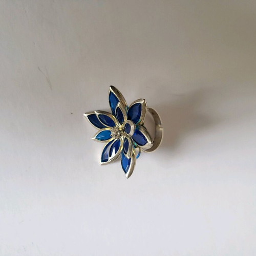 Blue ring flower, openable, like new, silver color