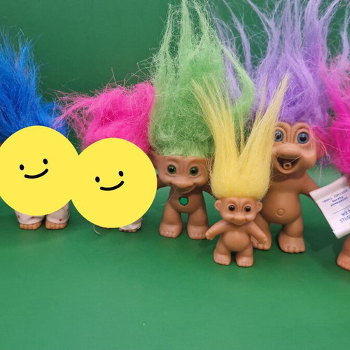 Trolls lot with glove troll like new, 10 figures + 1 glove troll