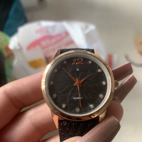 Watch like new black leather with rose gold detailing