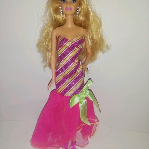 Barbie A Perfect Christmas 2011 used doll missing accessories