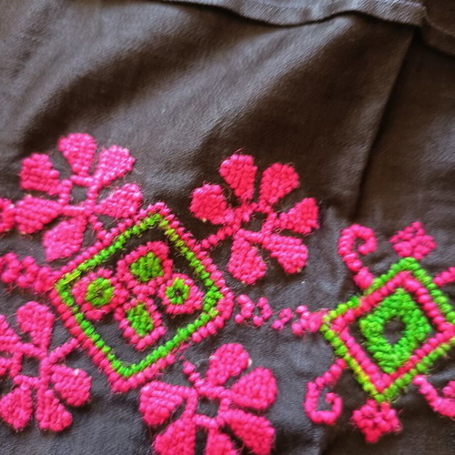 Vintage handmade embroidered traditional apron from 1950 like new