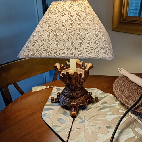 Porcelain table lamp like new, height 0.44m