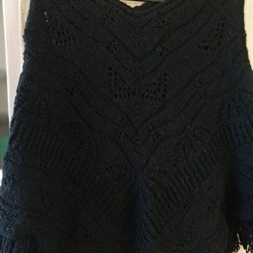 Handmade cape used with fringes, black