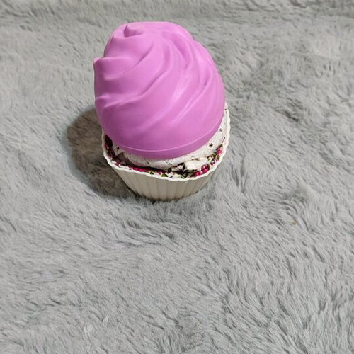 Cupcake figures like new for collectors or children