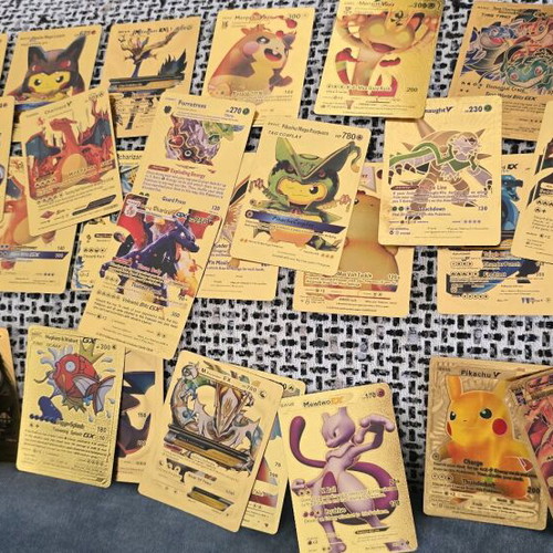 Pokémon cards like new, 50 gold with 12 rare