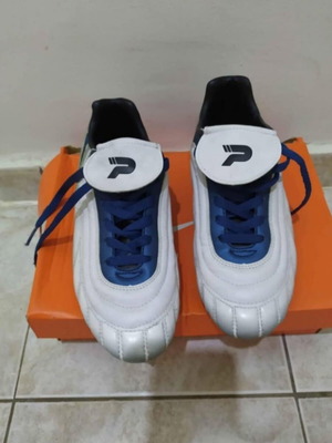 Patrick Football Shoes Used Size 38 White Blue