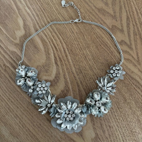 Necklace with rhinestones in gray and silver, like new