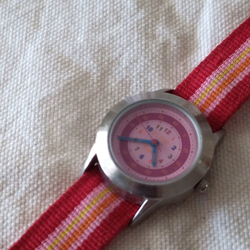 Scene kids children's watch like new, red