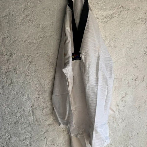 Taekwondo Dobok with Black Collar like new, size XL