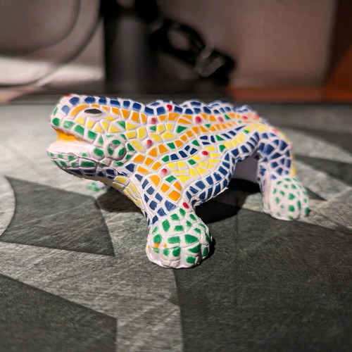 Anti stress ball Gaudi lizard used with defect