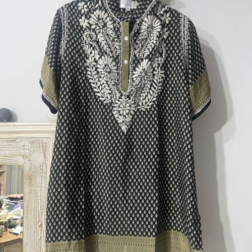 Ble Resort Collection short-sleeve blouse with embroidery, black