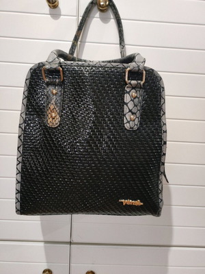 Verde handbag imitation leather like new, black and blue