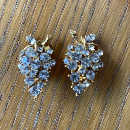 Vintage grape earrings new, white and gold