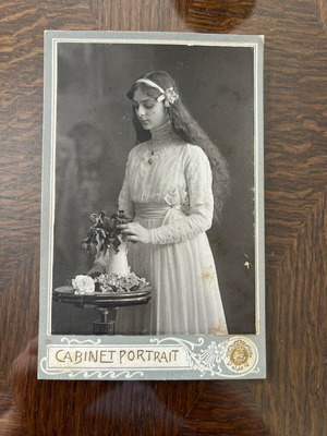 Σπάνια αυθεντική φωτογραφία Cabinet Portrait νεαρής κοπέλας 1900–1915, σαν καινούργιο