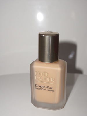 Estée Lauder Double Wear Foundation καινούργιο, απόχρωση 3N1 Ivory Beige