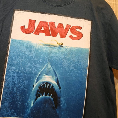 Universal Studios Jaws short-sleeve T-shirt medium used, navy color