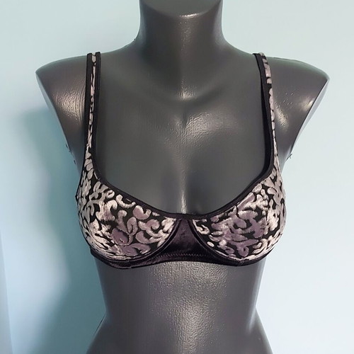 Lejaby bras like new, pack of 2, black, pushup models