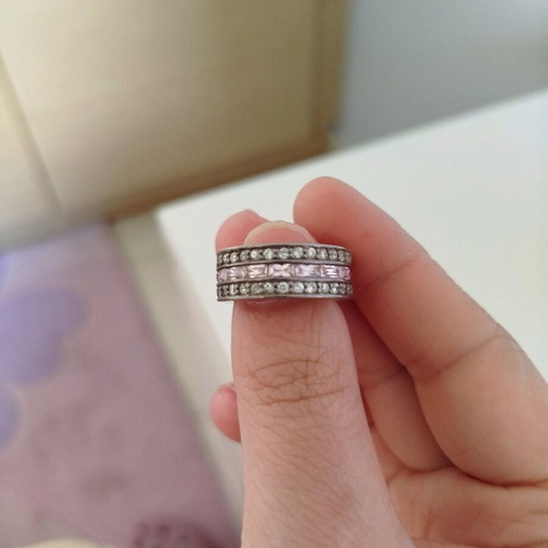 Folli Follie silver ring used with pink details