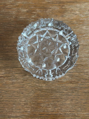 Decorative ashtray like new