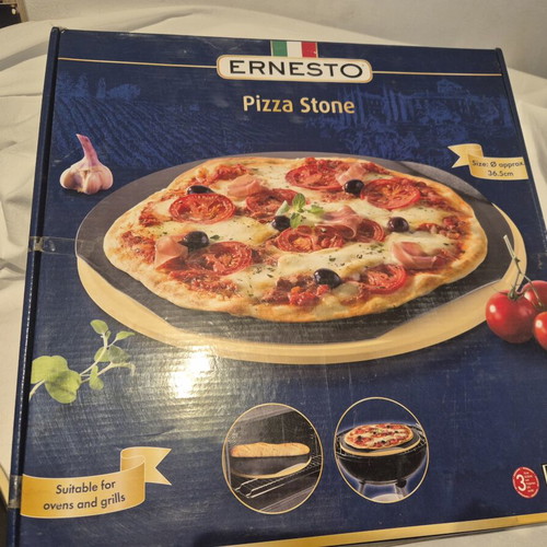 Pizza stone Ernesto like new