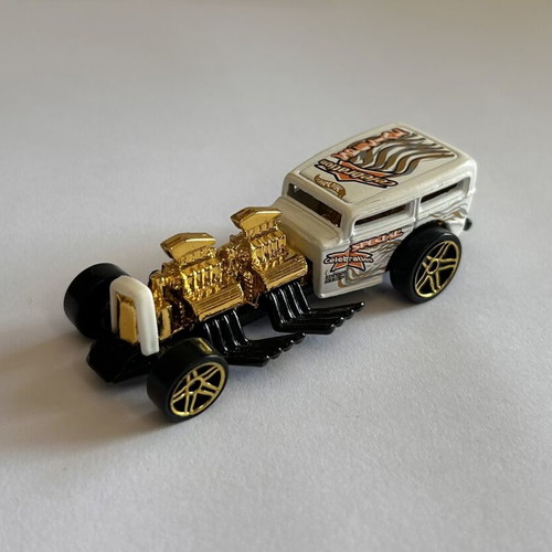 Hot Wheels 2003 Way 2 Fast White Gold used