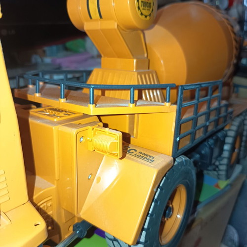 Radio control truck cement mixer, like new, 80 cm