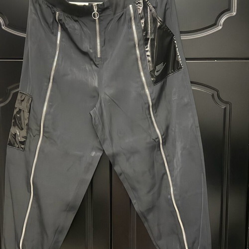 Nike set with bomber jacket and pants like new, black