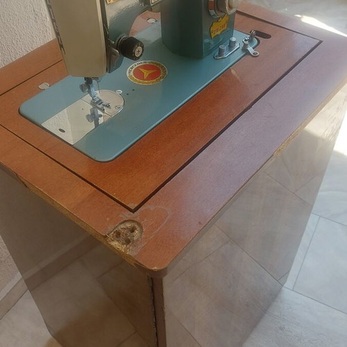 Mercedes Zig Zag 1960 Sewing Machine like new, electronic, fully functional