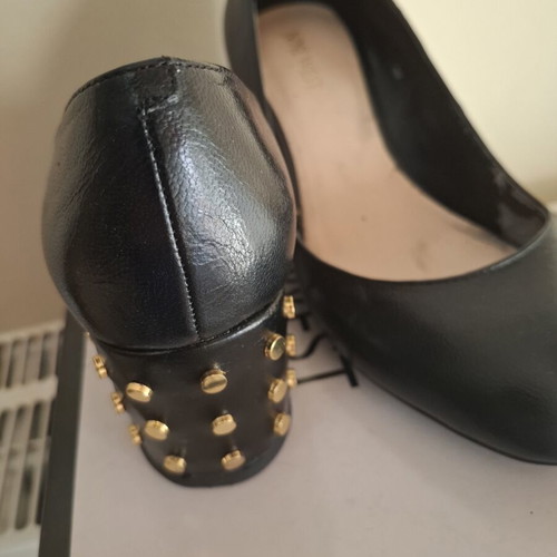 Nine West black leather pumps like new with gold studs, size 37.5