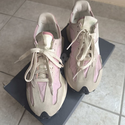 New Balance 327 Pink Haze athletic shoes like new, size 37.5