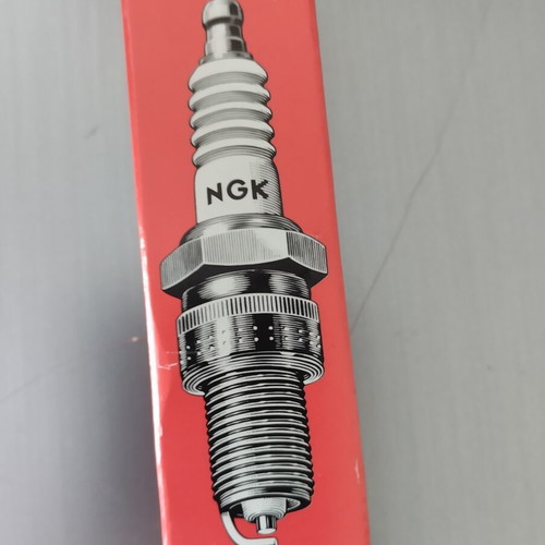 Honda spark plug NGK CR7EH-9 new, code 98059-57916