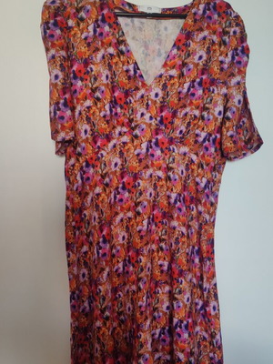 La Redoute dress with short sleeves and side zipper, size 40, like new